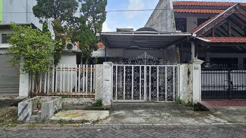 Jual rumah hitung tanah tenggilis (luas 200 m2)