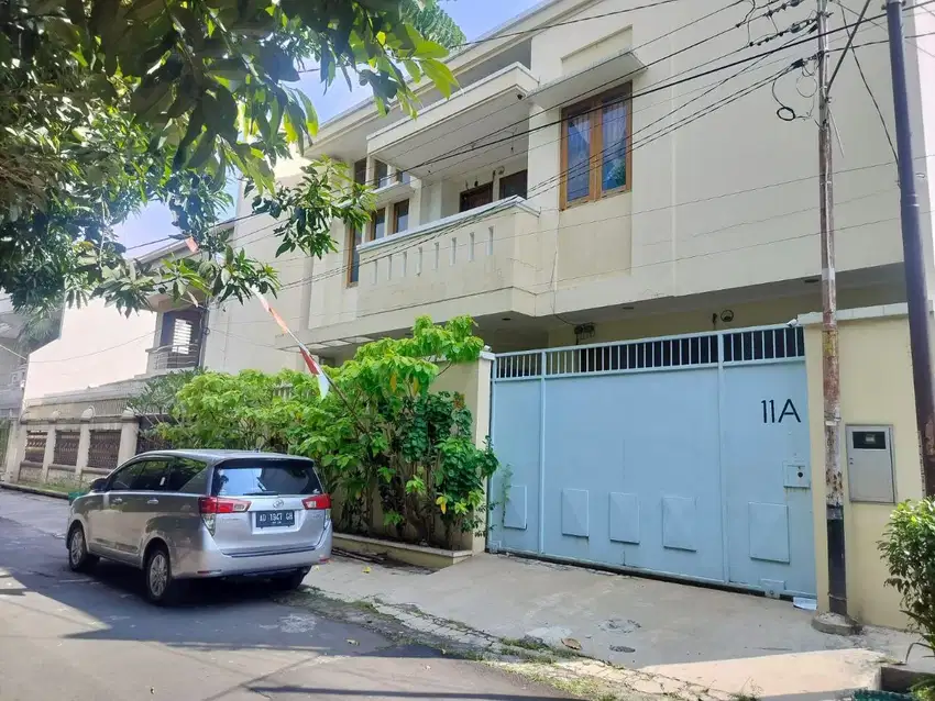 Rumah Mewah 220m² Strategis Manahan Solo Kota