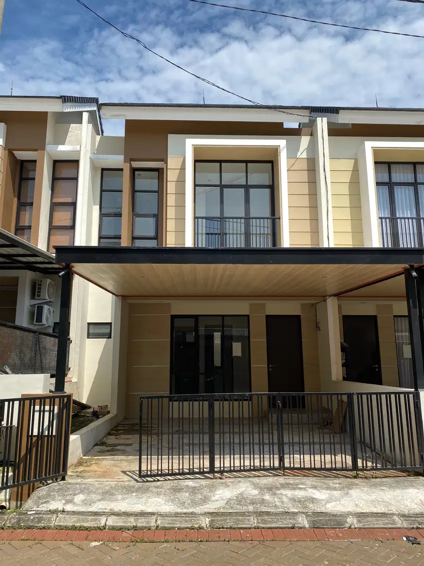 Rumah 2 lantai siap huni dekat kantor Walikota tangsel cicilan 4jtan