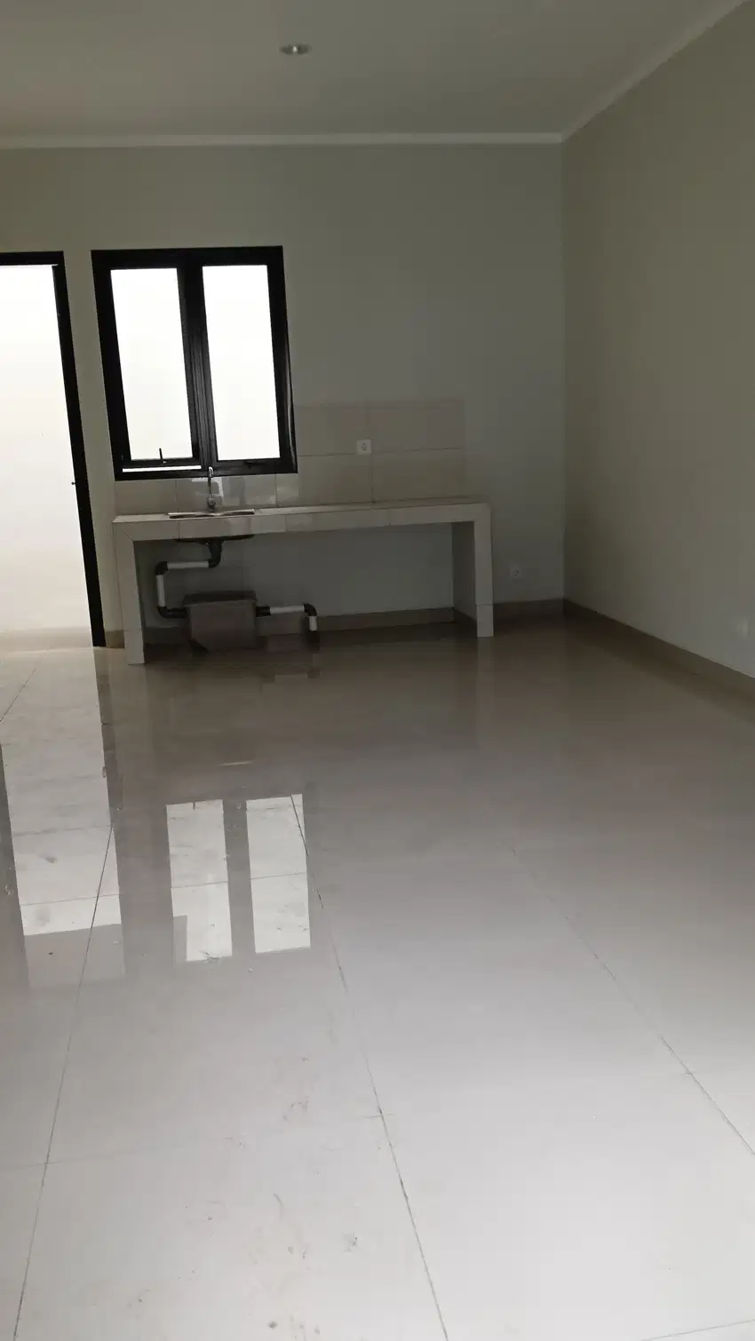 Dijual rumah murah 2lantai di Cluster Regia Summarecon Crown Gading