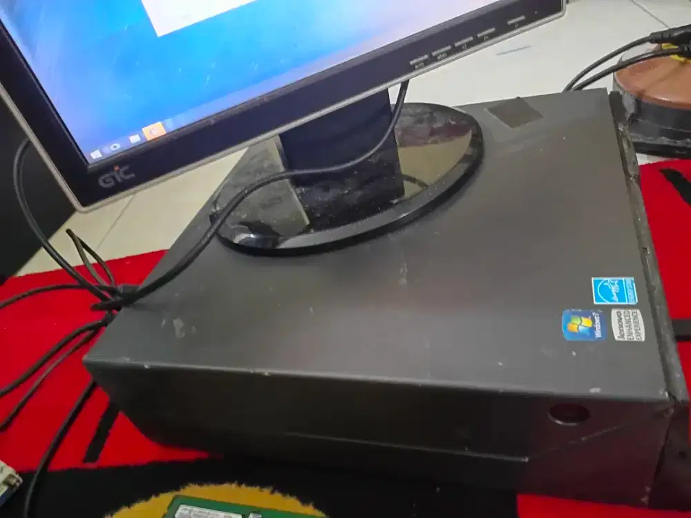 CPU komputer lenovo Think Centre M58P + LCD monitor 17 inch