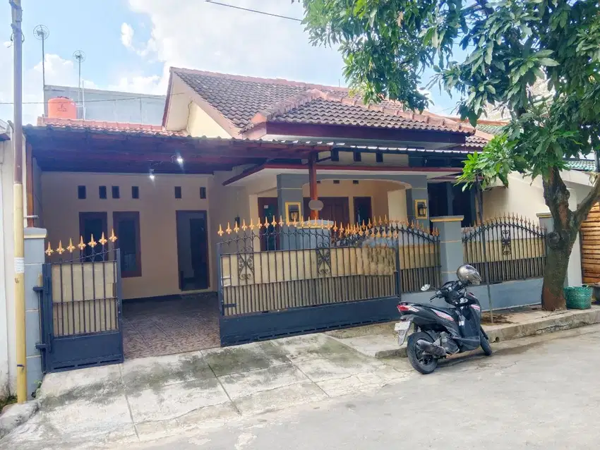 Rumah Bagus Terawat Semi Furnish Nyaman Dekat RS JIH