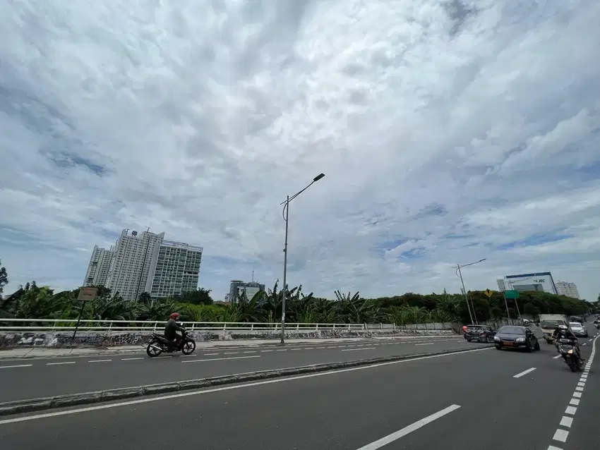 DIJUAL TANAH KOMERSIL KEDOYA JAKARTA BARAT 2.2HA SHM ZONA KOMERSIL