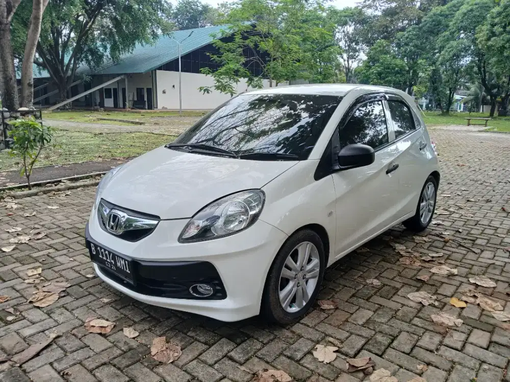 Honda brio 2012 AT putih tdp.15jt