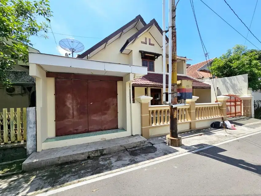 Rumah Bagus Terawat Tengah Kota Dekat