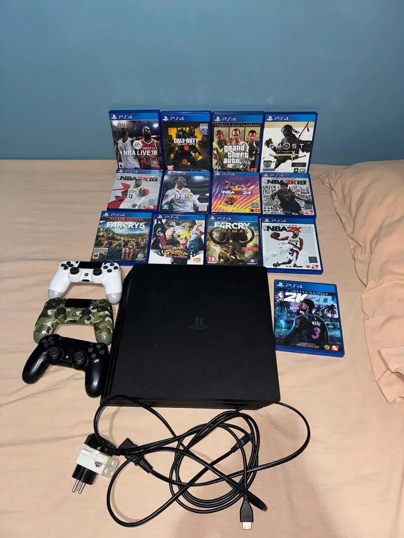 JUAL PS 4 PRO + 13 KASET PS 4