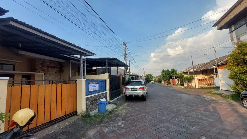RUMAH HUNIAN 2BR 1KM DEKAT POLIJE & UNEJ