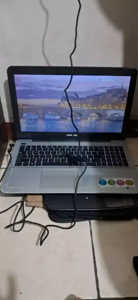 JUAL RUGI JUAL MURAH LAPTOP ASUS KONDISI MSH BGS GAK ADA MINUS