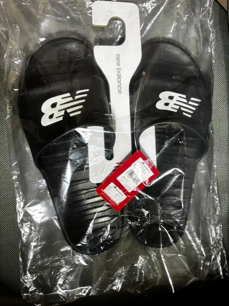 Sandal/Sendal New Balance ukuran 42,5