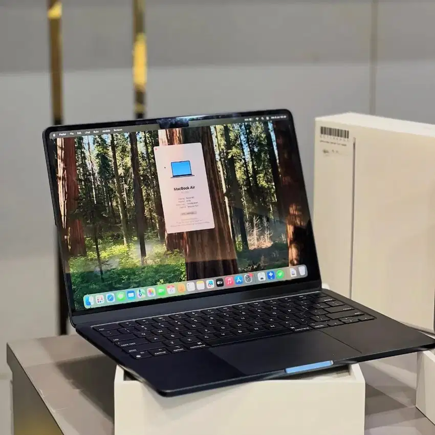 Macbook air m2 13inch 256gb