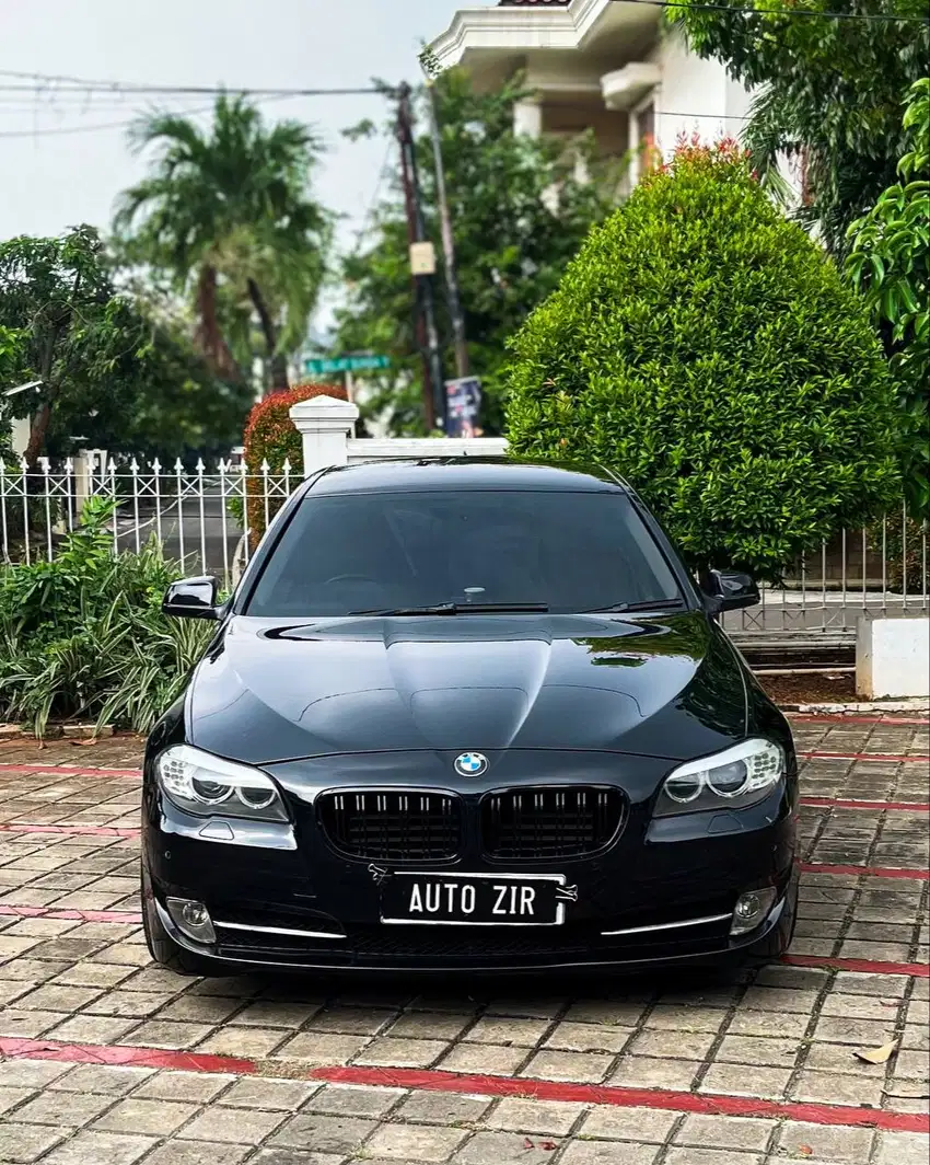 BMW 523i AT 2011