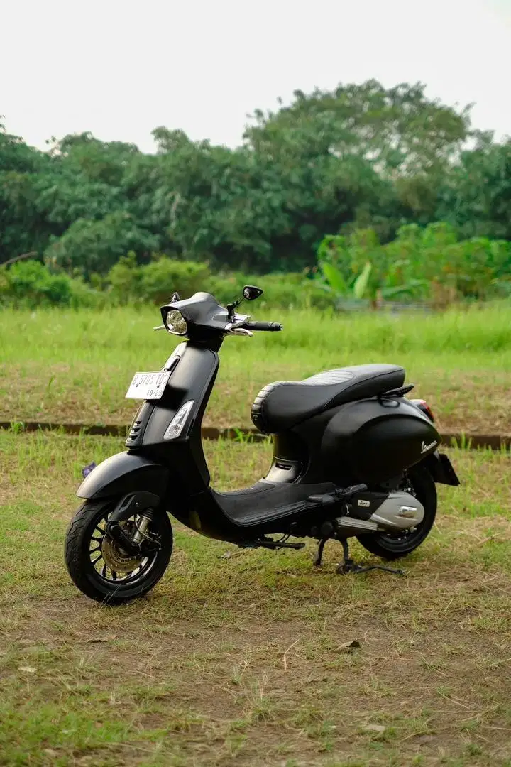 VESPA SPRINT NOTTE LIMITED 2019 ( TERMURAH )