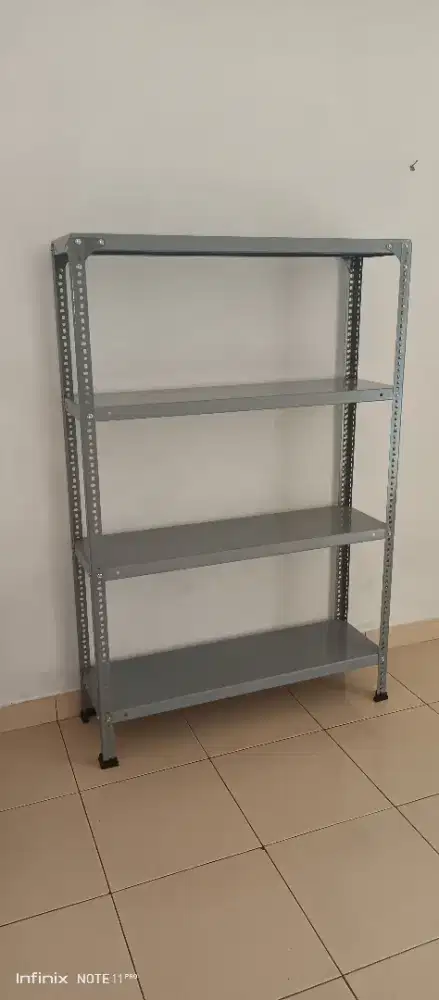 Rak besi siku lobang