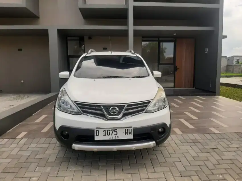 Livina xgear matic 2014 putih