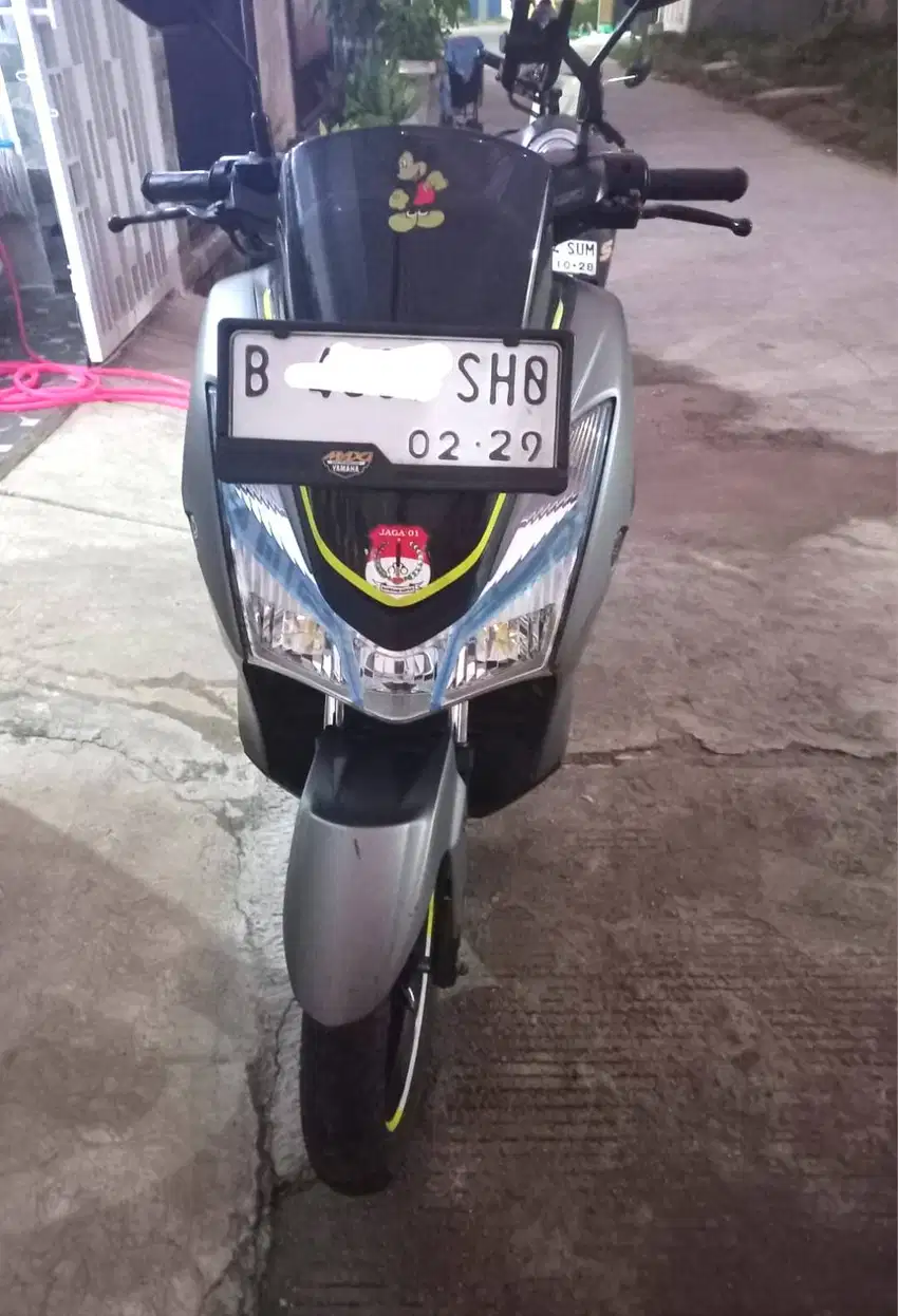Yamaha Lexi 2019 Abu-Abu 125 cc Keyless