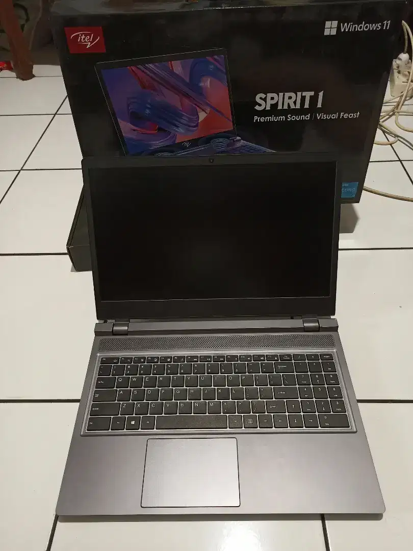 Laptop Infinix Inbook X2 dan Laptop Itel Spirit 1