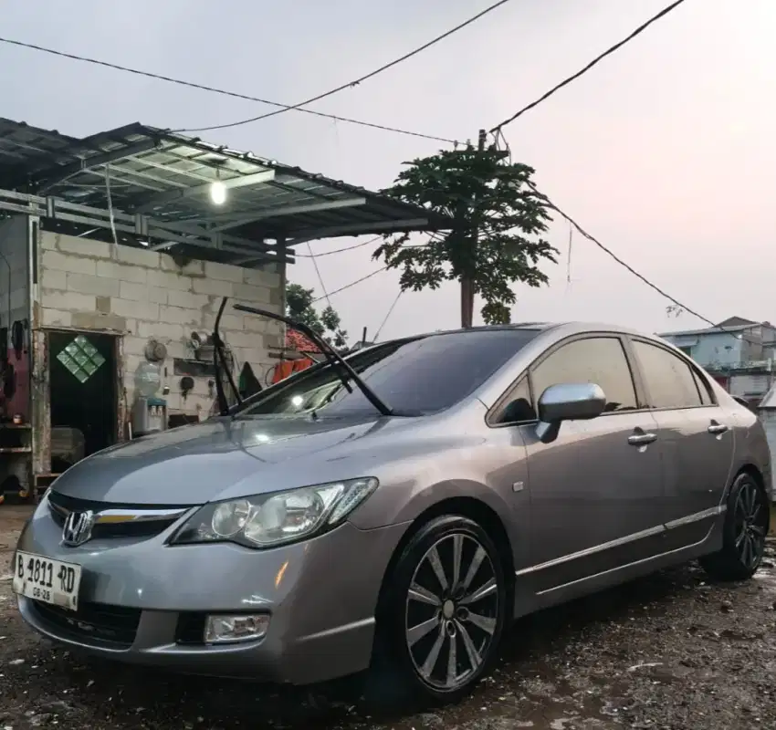 Civic Tahun 2008. Mobil Rawatan Pribadi
