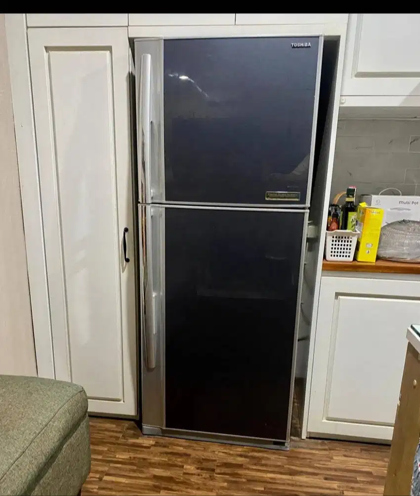 Kulkas Toshiba 2 Pintu Hybried made in Thailand