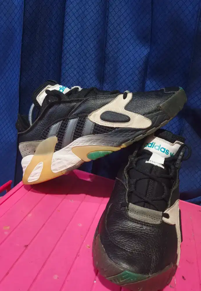 Sepatu Adidas scand original bahan kulit size 41.5