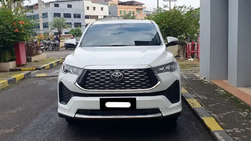 Km 200 perak on going toyota zenix v hybrid modelista 2025 putih