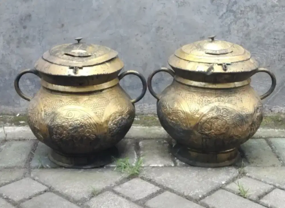 Sepasang Tombang Kuningan jadul