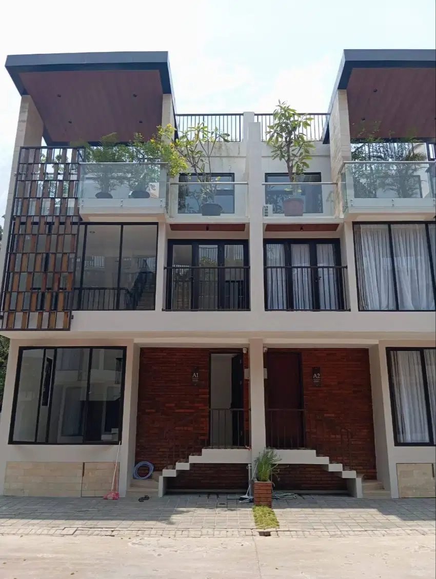 JUAL RUMAH SIAP HUNI SEMINYAK RESIDENCE DUREN TIGA JAKARTA SELATAN