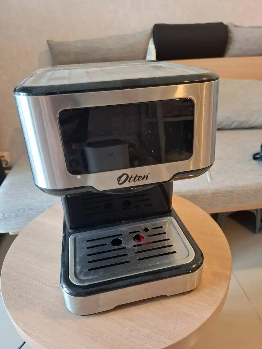 Mesin Espresso Otten Ottura – Touchscreen, ada Steam untuk Cappucino
