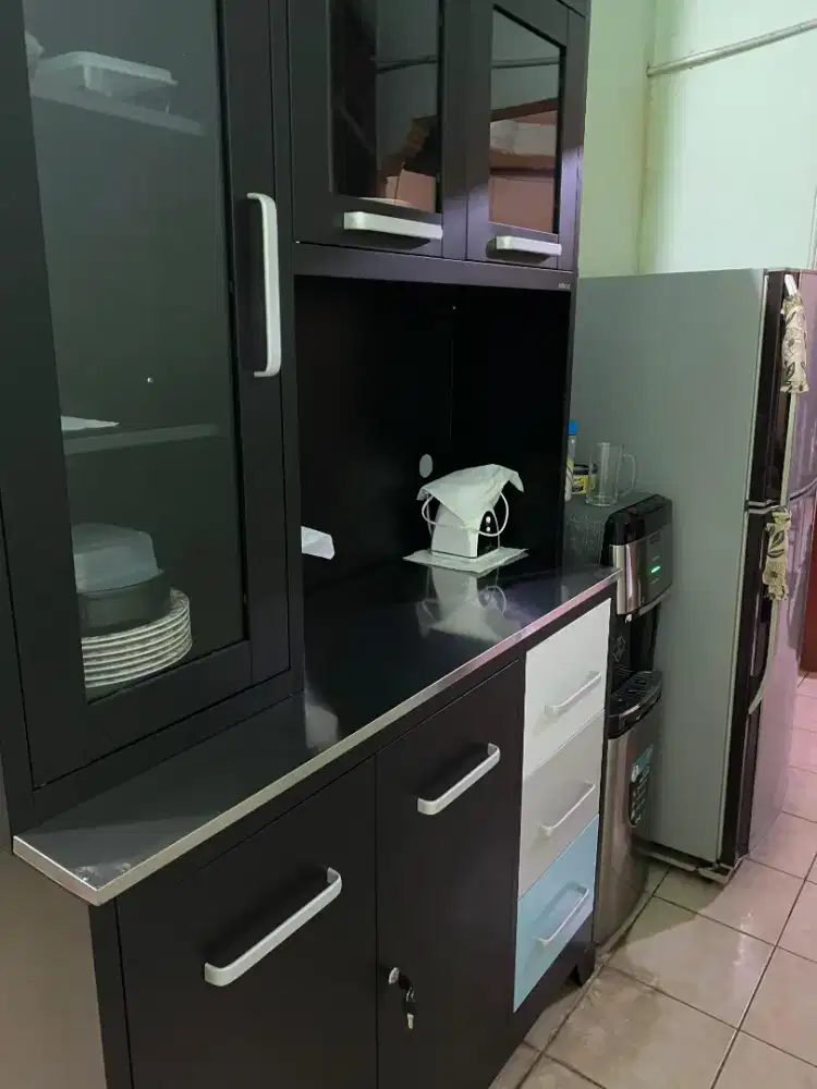 Lemari Piring Informa, Mulus