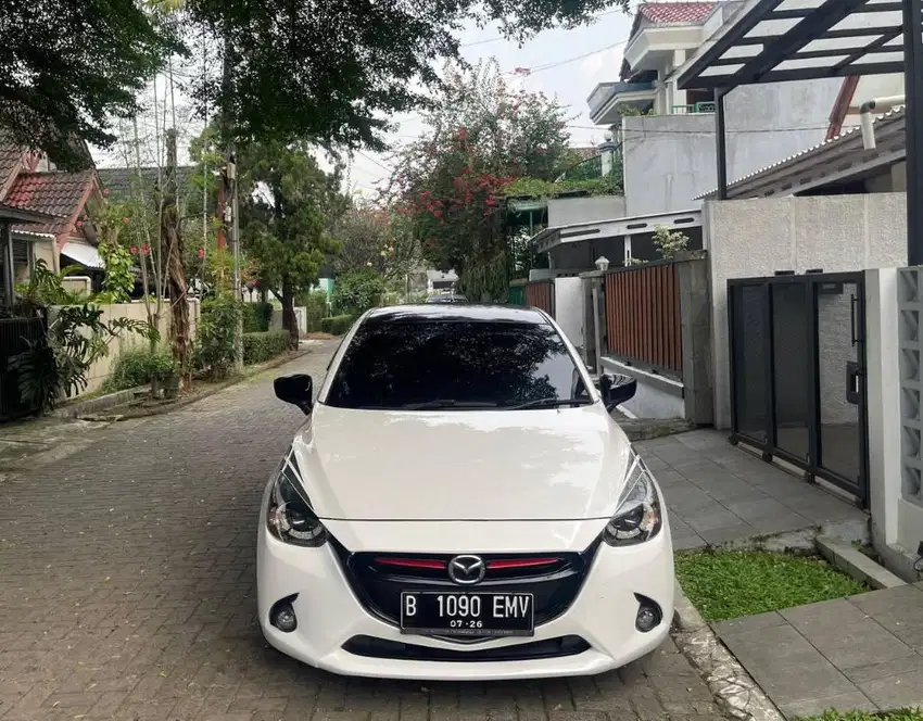 Mazda 2 R Limited 2015 AT Matic skyactiv model 2016