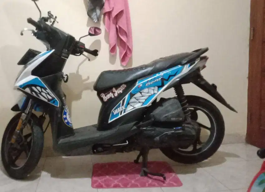Dijual beat 2015 wrna putih biru,