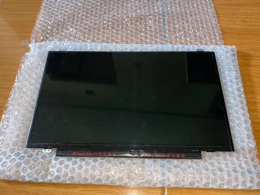 Layar laptop bergaris asus