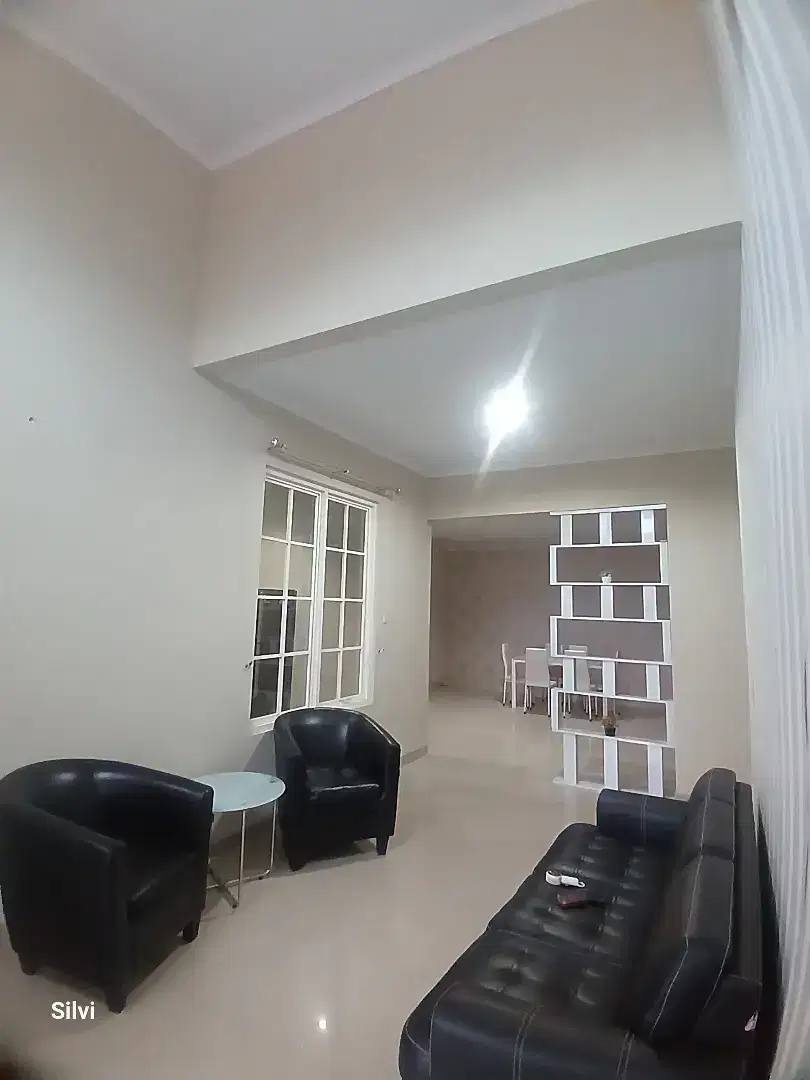 Dikontrakkan rumah di CitraLand dgn prabot standard