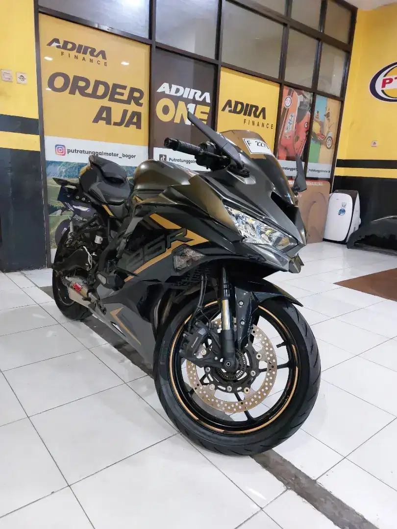 KAWASAKI ZX 25R ABS KM LOW