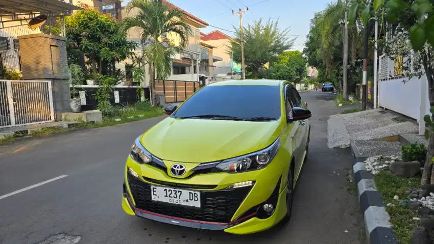 fs yaris TRD metic 2019  km 14ribu asli warna  pavorit  istimewa