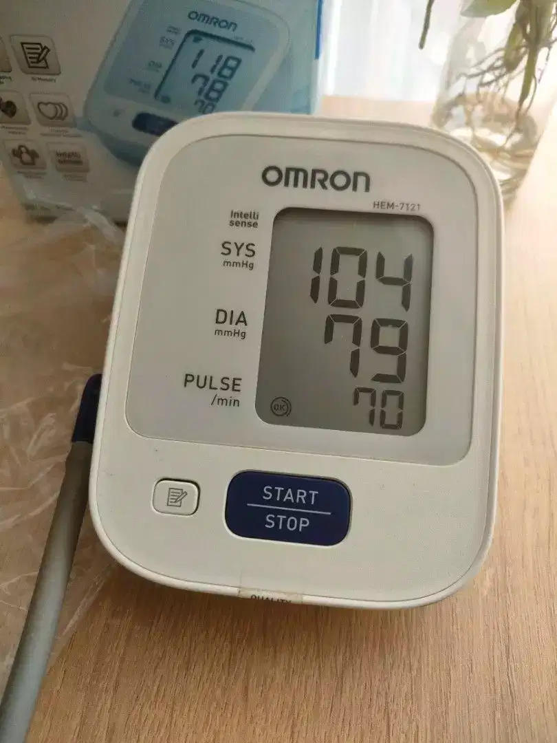 Omron blood oressure monitor tensi meter elektronik