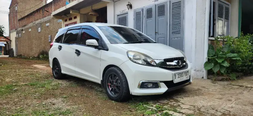 Mobilio Putih 2015 Matic