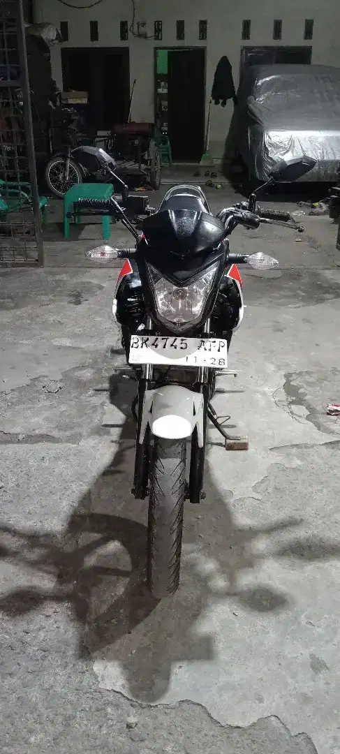 DI JUAL CEPAT HONDA CB 150R OLD STREETFIRE