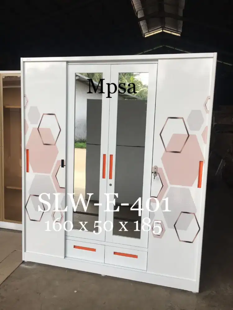 Lemari baju besi 4 pintu / lemari pakaian besi 4 pintu