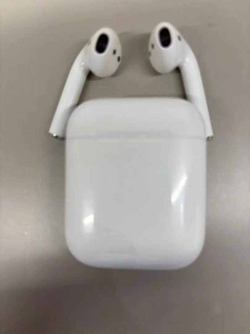 Airpods gen2 second