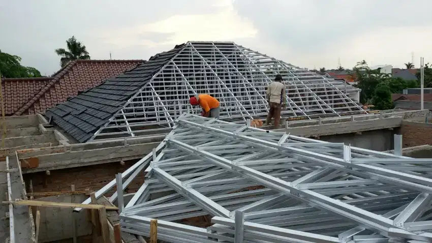 Tukang pasang baja ringan perbaikan atap bocor renovasi pasang plafon
