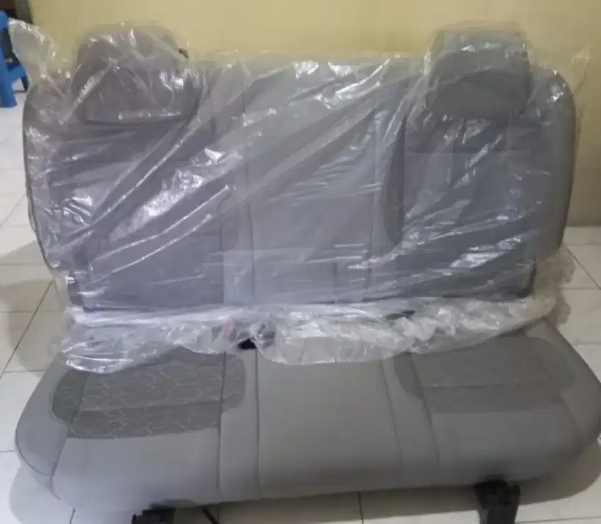 Jok Belakang / Baris Ketiga Confero / Formo