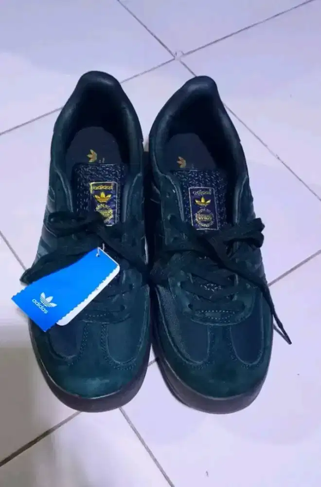 Sepatu Adidas Guzelle