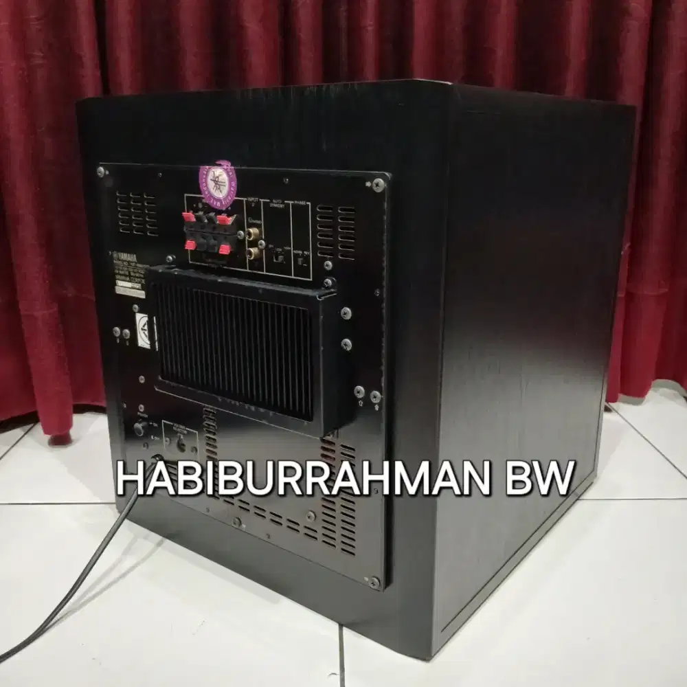 YAMAHA YST-RSW300 10 INCH Subwoofer Aktif