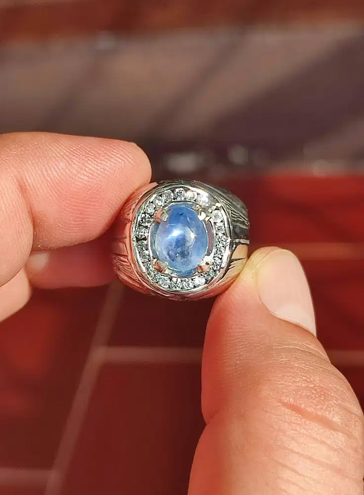NATURAL STAR BLUE SAPPHIRE SRILANKA BODYGLASS