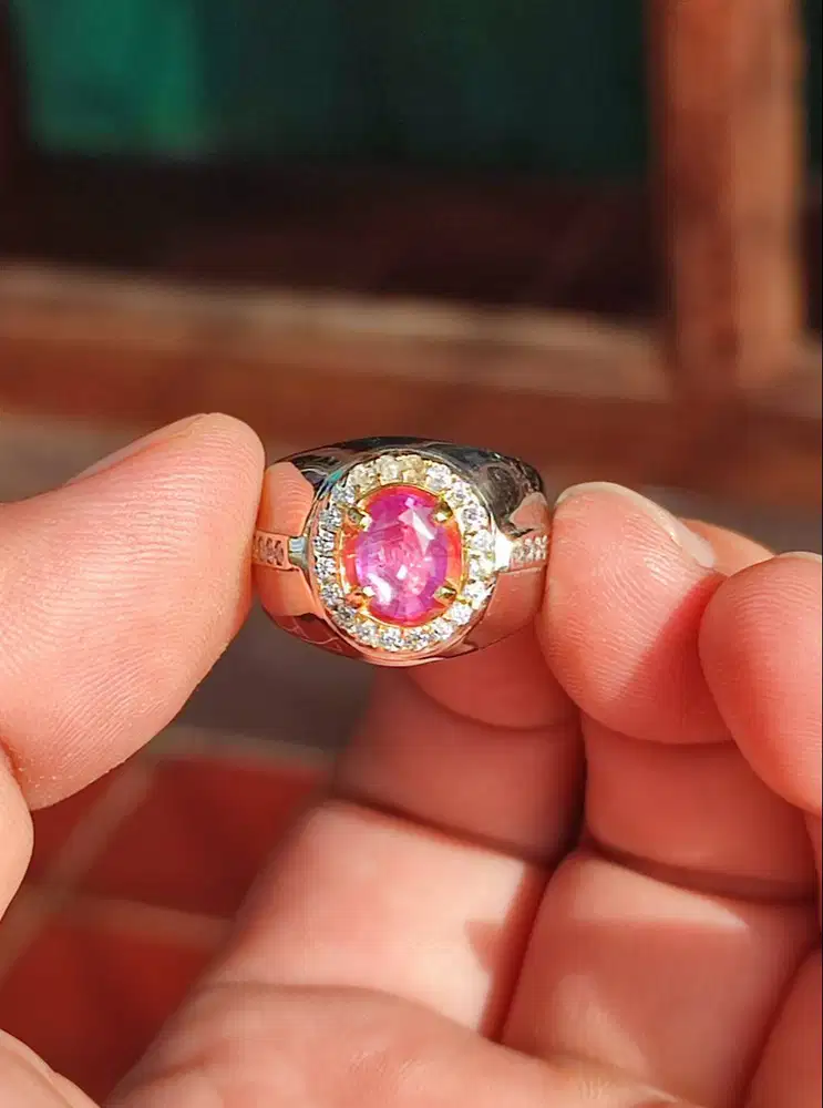 HQ NATURAL RUBY NH 1.28 CTS MEJA LEBAR