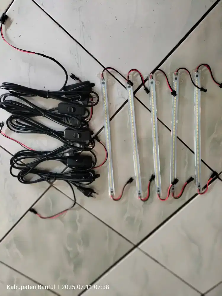 Palet lampu tinggal colok on off 30 cm putih per 5 pcs