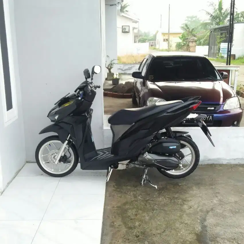 Honda vario hitam kilat 2021