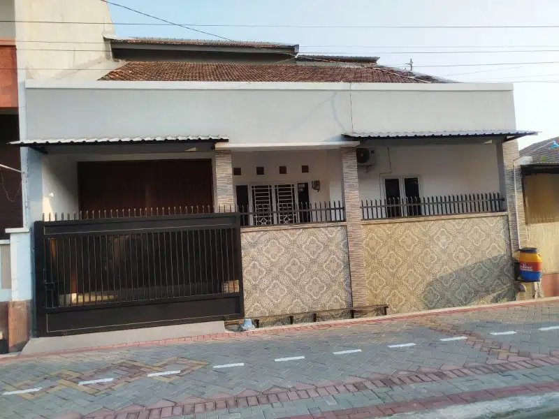 Tanahmas Semarang Rumah 1,5 Lantai Masih Seperti Baru + Furnish