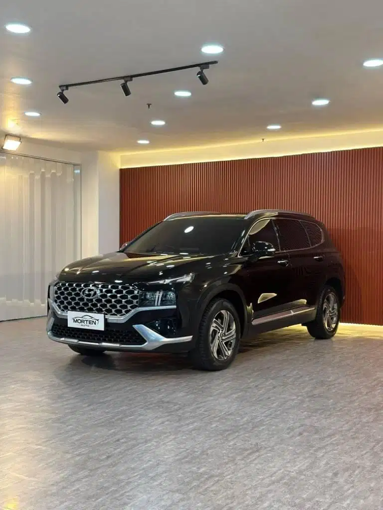 Hyundai Santa Fe 2.2D Signature Tahun 2023 Km 15 Rb