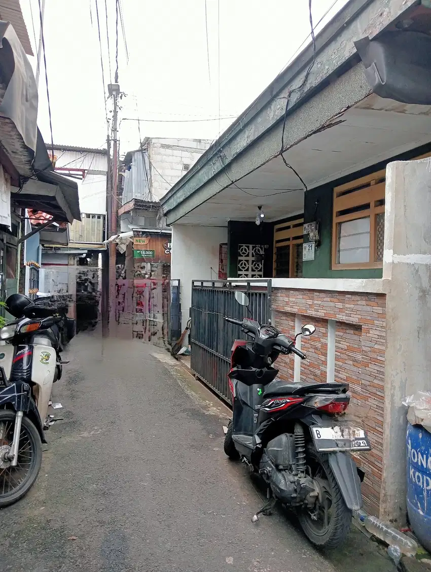 Rumah 1 lantai 3 kamar tidur di kebon baru Tebet Jakarta Selatan